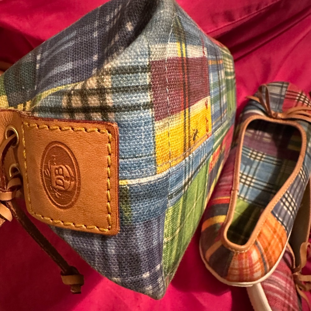 Dooney & Bourke Patchwork Crossbody Bag 13 x 7” & Flats SZ 9 plus Bonus wristlet - Picture 11 of 16